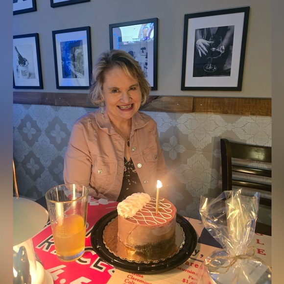 Meet your Posher, Tricia! - Picture 2 of 11